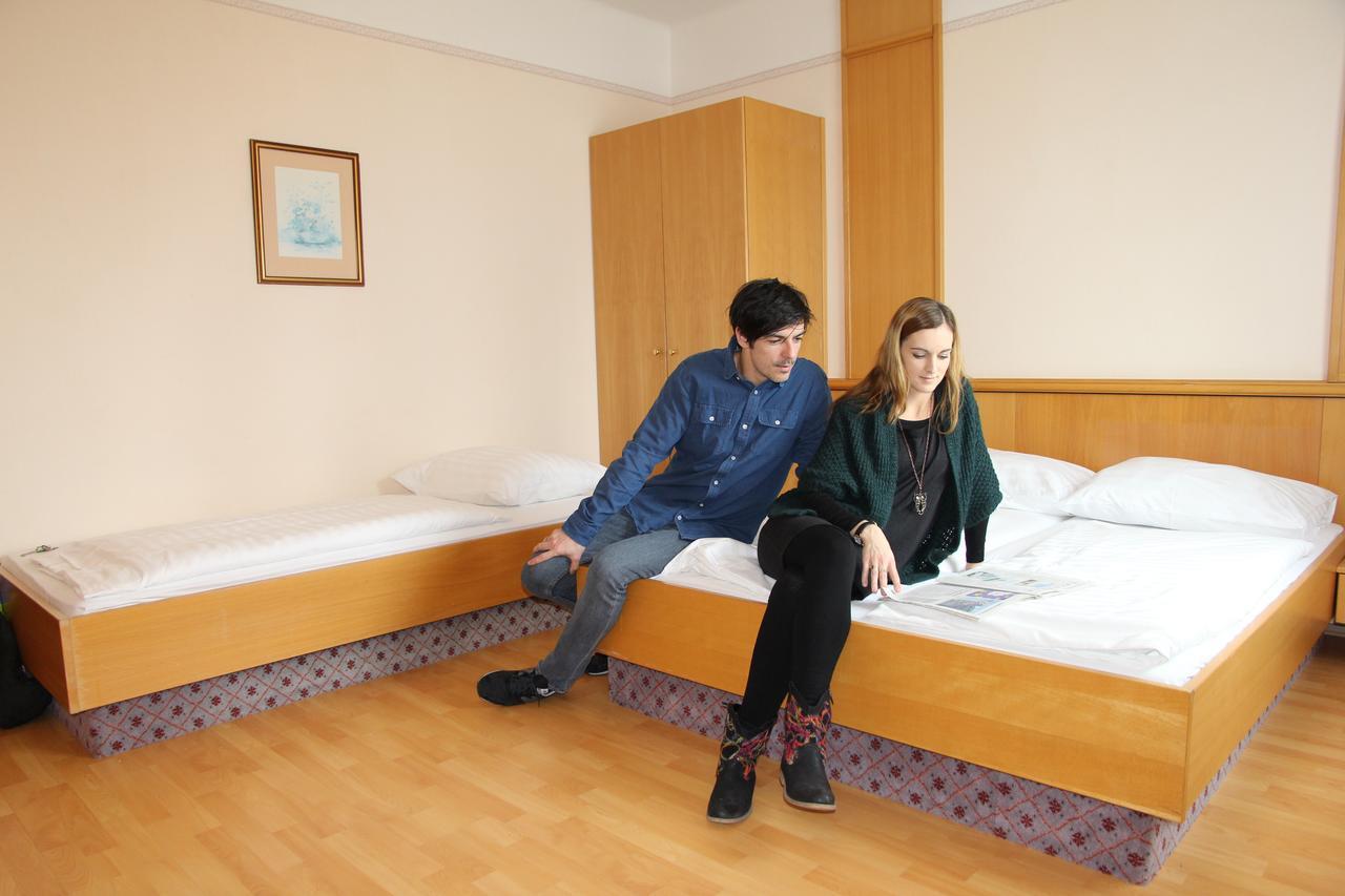 Bed and Breakfast Wohnen Beim Baecker Weinberger Іббс-ан-дер-Донау Екстер'єр фото